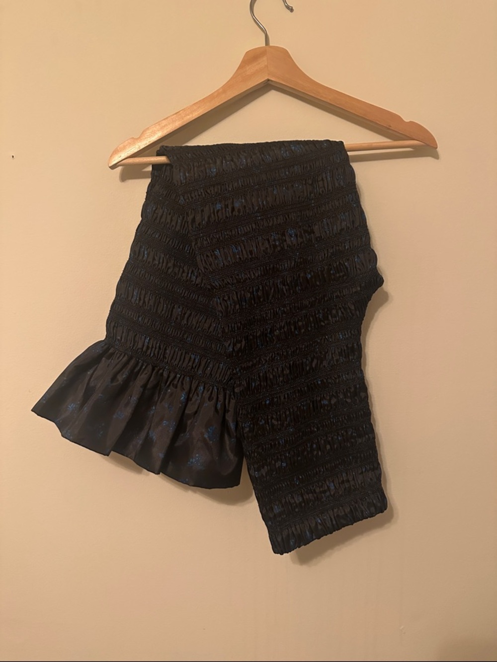 Creatures of Comfort Smocked Black and blue  Ruffle pants Small